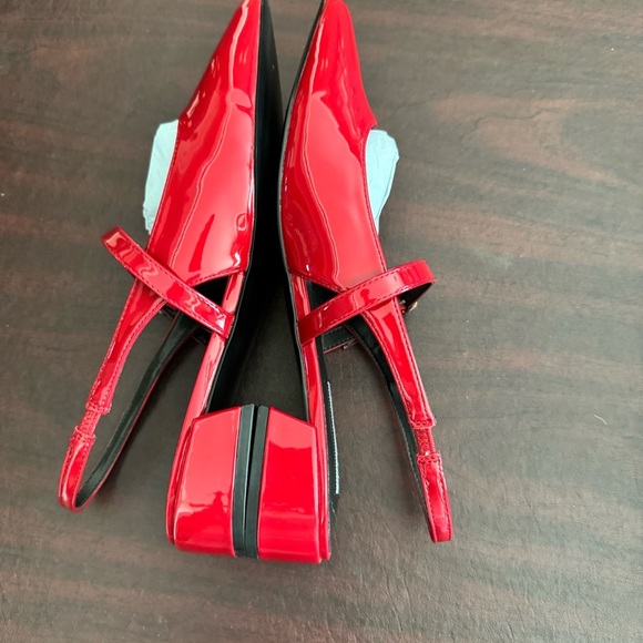 Steve Madden Yourk Red Patent Sling Back Pointed Toe Shoe - Picture 9 of 17